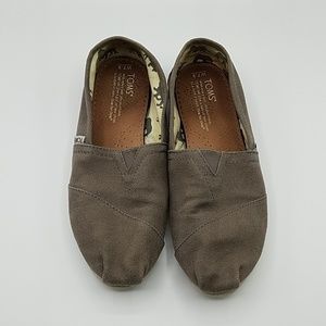 Toms
